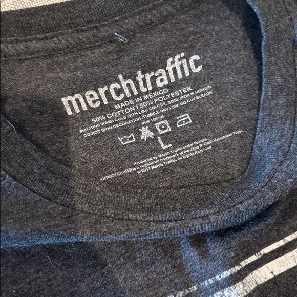 Merch Traffic Black Johnny Cash Tee - Picture 3 of 4